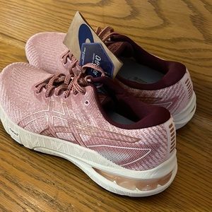 ASICS women’s GT 2000 running shoes